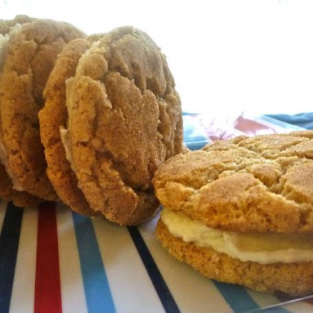 Maple Snickerdoodle Whoopie Pies